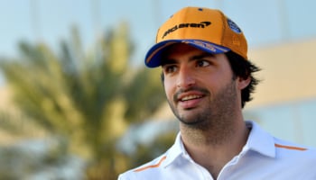 Carlos Sainz, chi è il pilota che guiderà la Ferrari dal 2021: carriera, record e curiosità