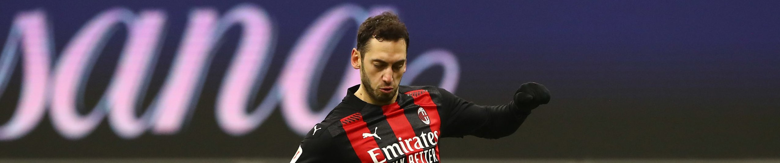 Milan-Crotone: rientra Calhanoglu a guidare l’attacco rossonero