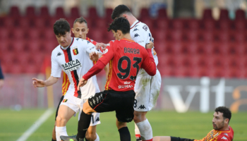 Genoa-Benevento, la corsa per la salvezza passa da Marassi