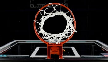 Pronostici NBA: Curry crede nei playoff dei Warriors, 3 consigli per stanotte