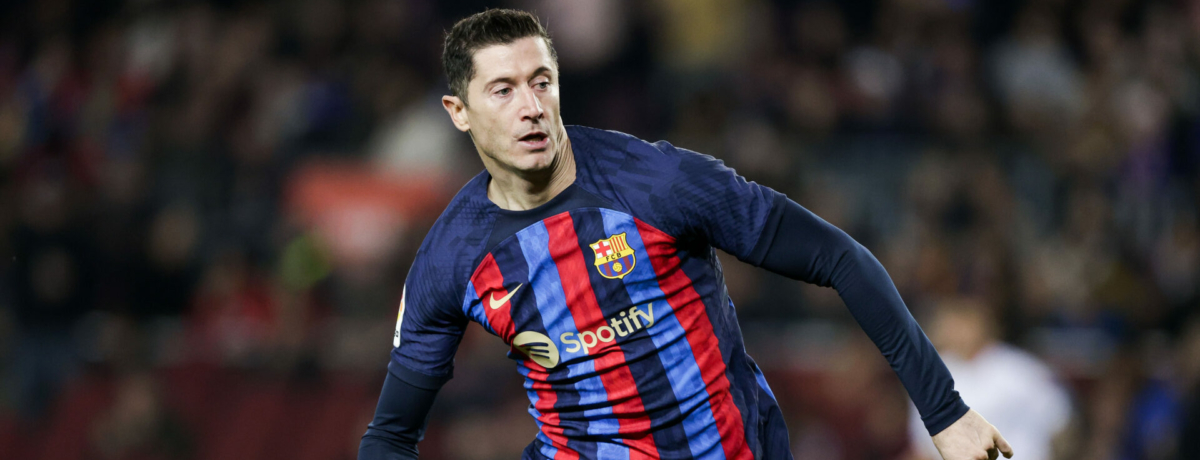 immagine con Robert Lewandowski in azione di bwin news