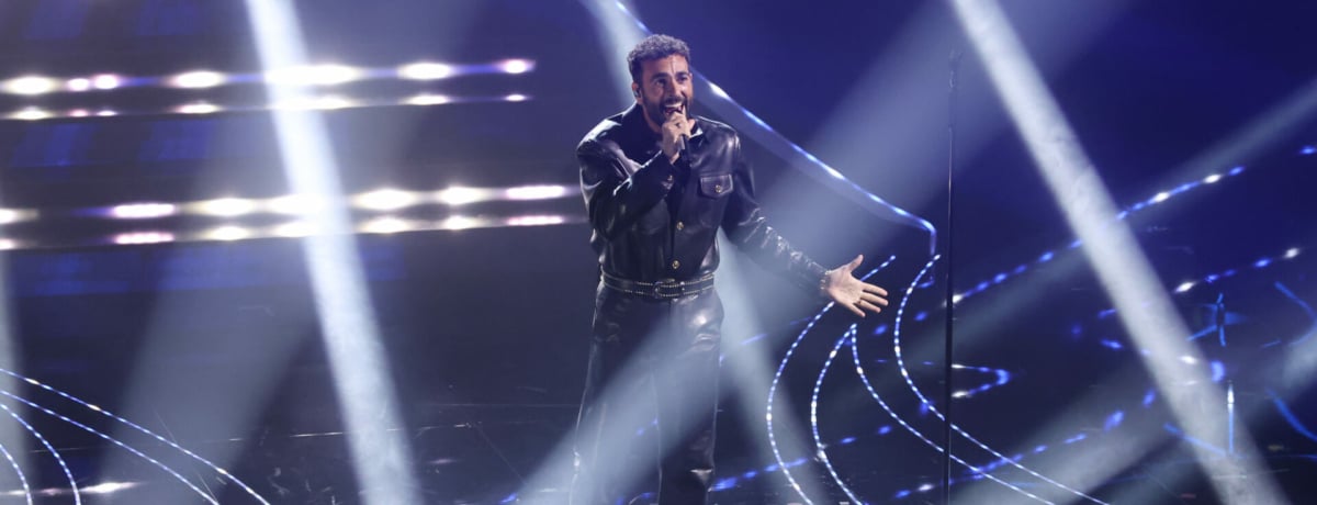 immagine con Marco Mengoni sul palco dell'Ariston Bwin News