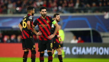 uomini del Manchester City in campo