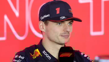pilota della Formula 1 ai microfoni
