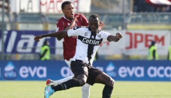 giocatori di reggina e parma in campo