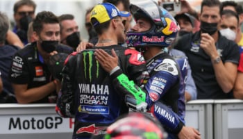 due piloti a fine gara