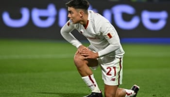 uno dei giocatori della Roma in campo