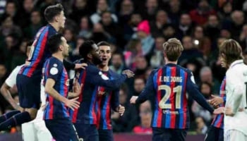 Il Barcellona esulta per il gol al Real Madrid