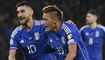 giocatori azzurri in campo