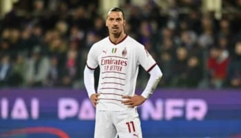 Attaccante del Milan in azione