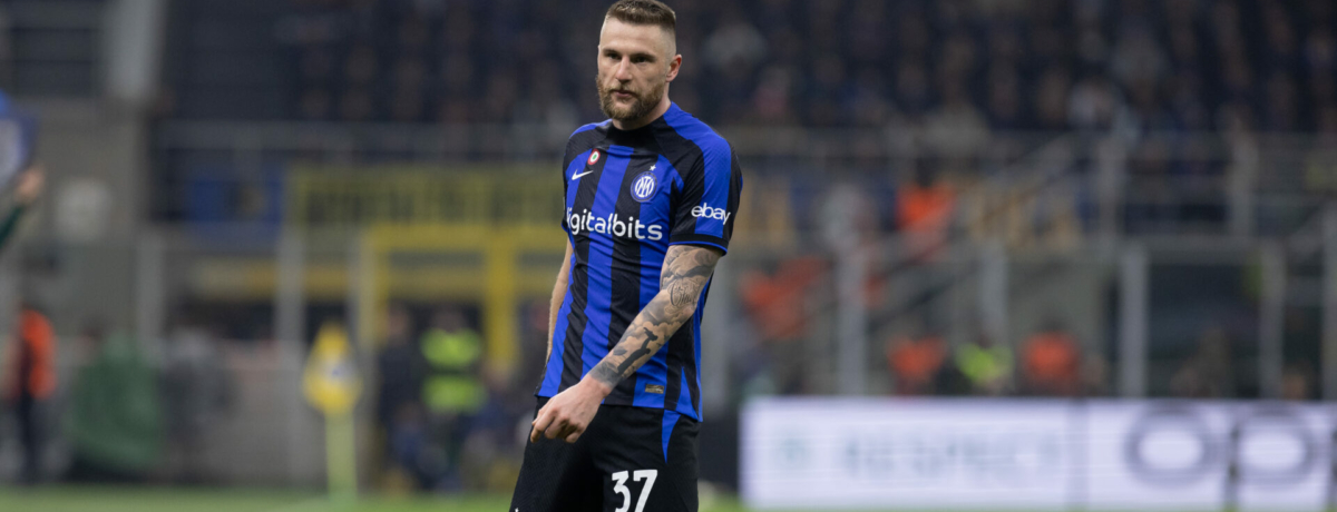 difensore dell'Inter in campo