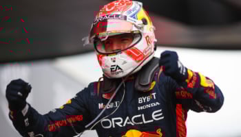 pilota che esulta