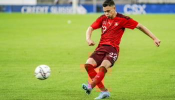 centrocampista svizzero in campo