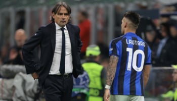 allenatore e attaccante nerazzurri in campo