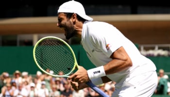giocatore di tennis in campo