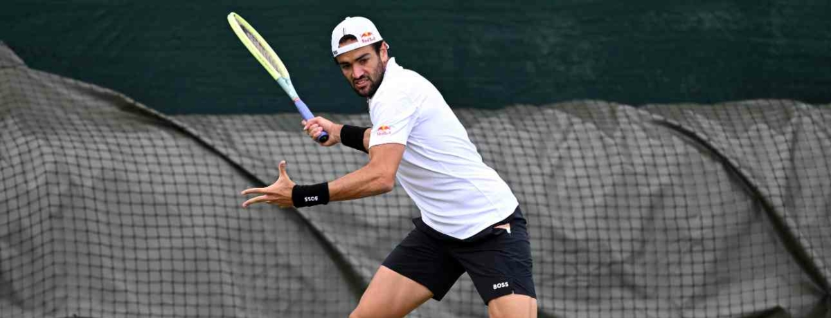 Tennista azzurro in allenamento per Wimbledon