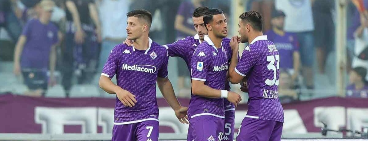giocatori viola in campo