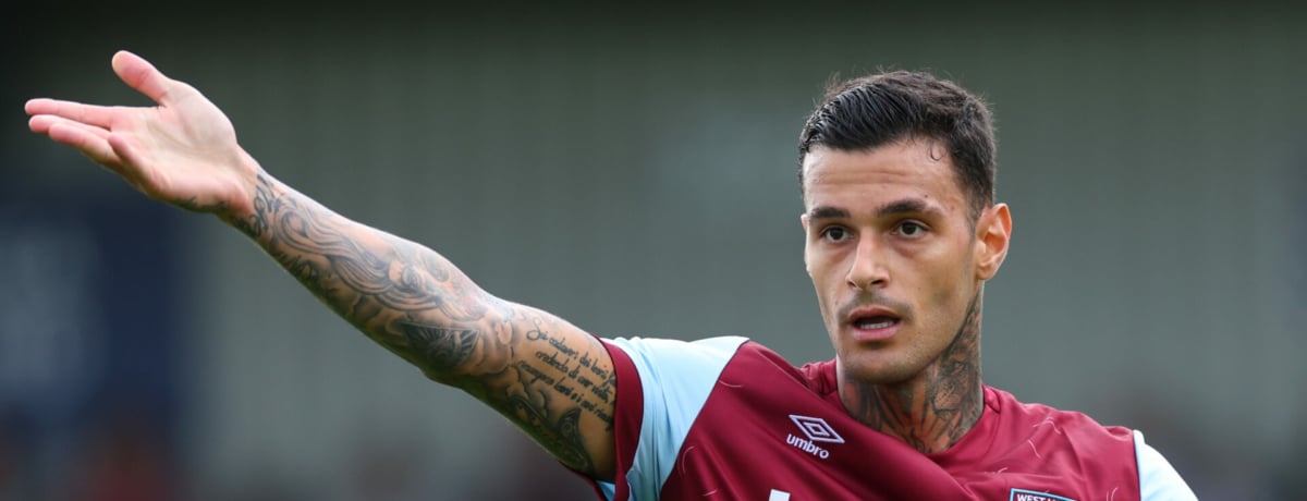 attaccante del West Ham in campo