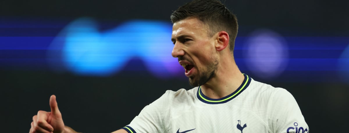 difensore francese in campo