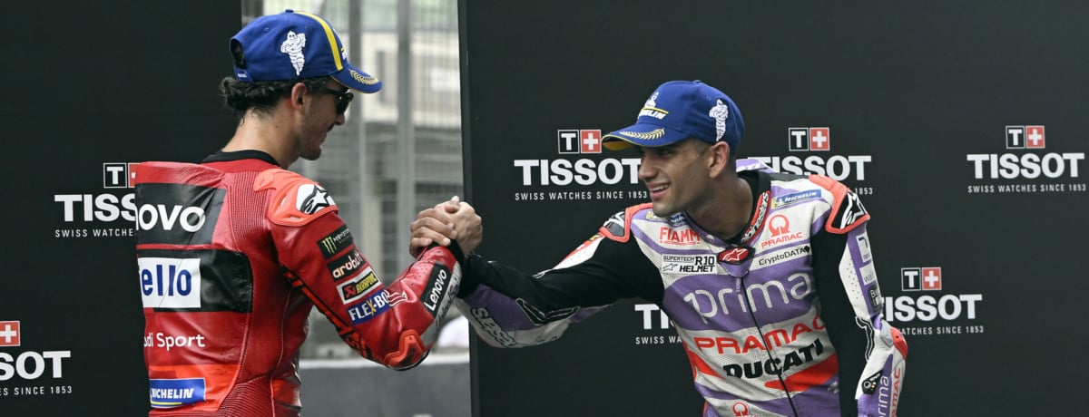piloti si congratulano tra loro