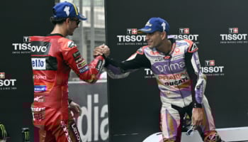piloti si congratulano tra loro