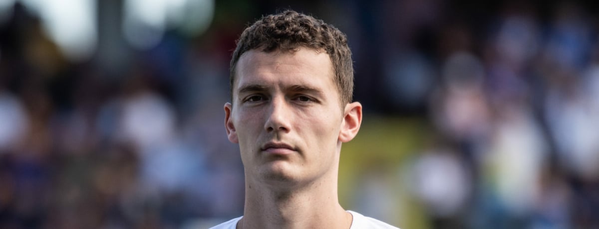difensore nerazzurro in posa