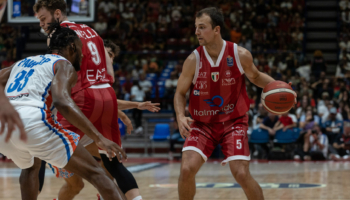 giocatore di basket in azione