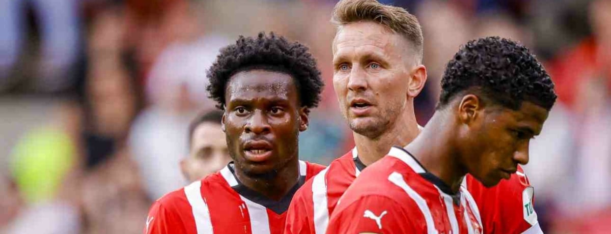 Quote vincente Eredivisie 2024/2025, il pronostico: sorpasso Ajax, che ora è grande favorito