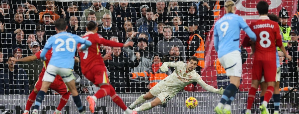 Liverpool-Manchester City: Guardiola prova a tener viva la lotta per il titolo