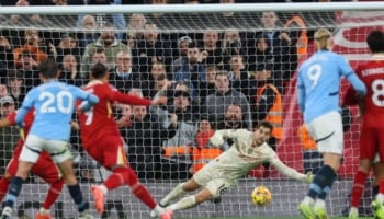 Liverpool-Manchester City: Guardiola prova a tener viva la lotta per il titolo