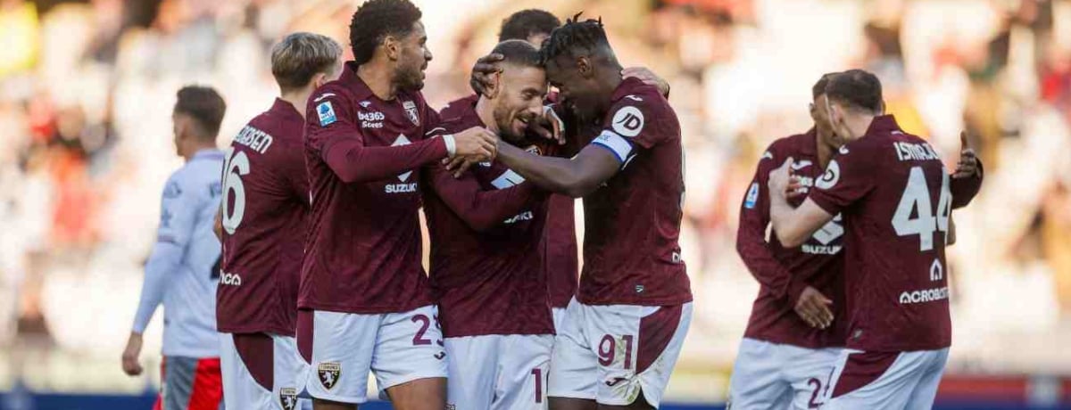 Il Bologna esulta per un gol